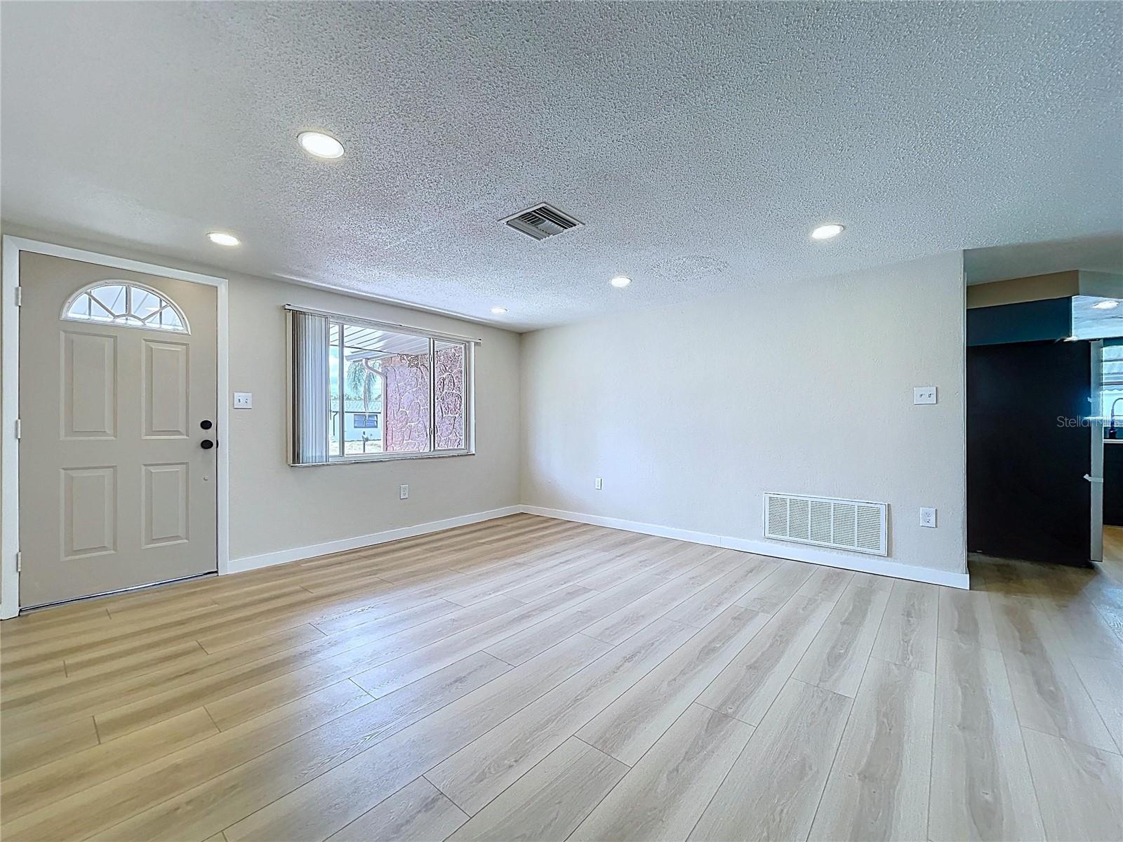 Image 18 of 44 For 3421 Supreme Drive