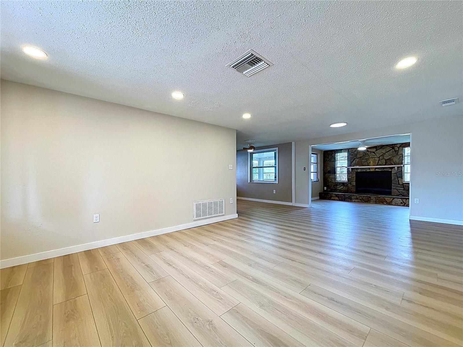 Image 22 of 44 For 3421 Supreme Drive