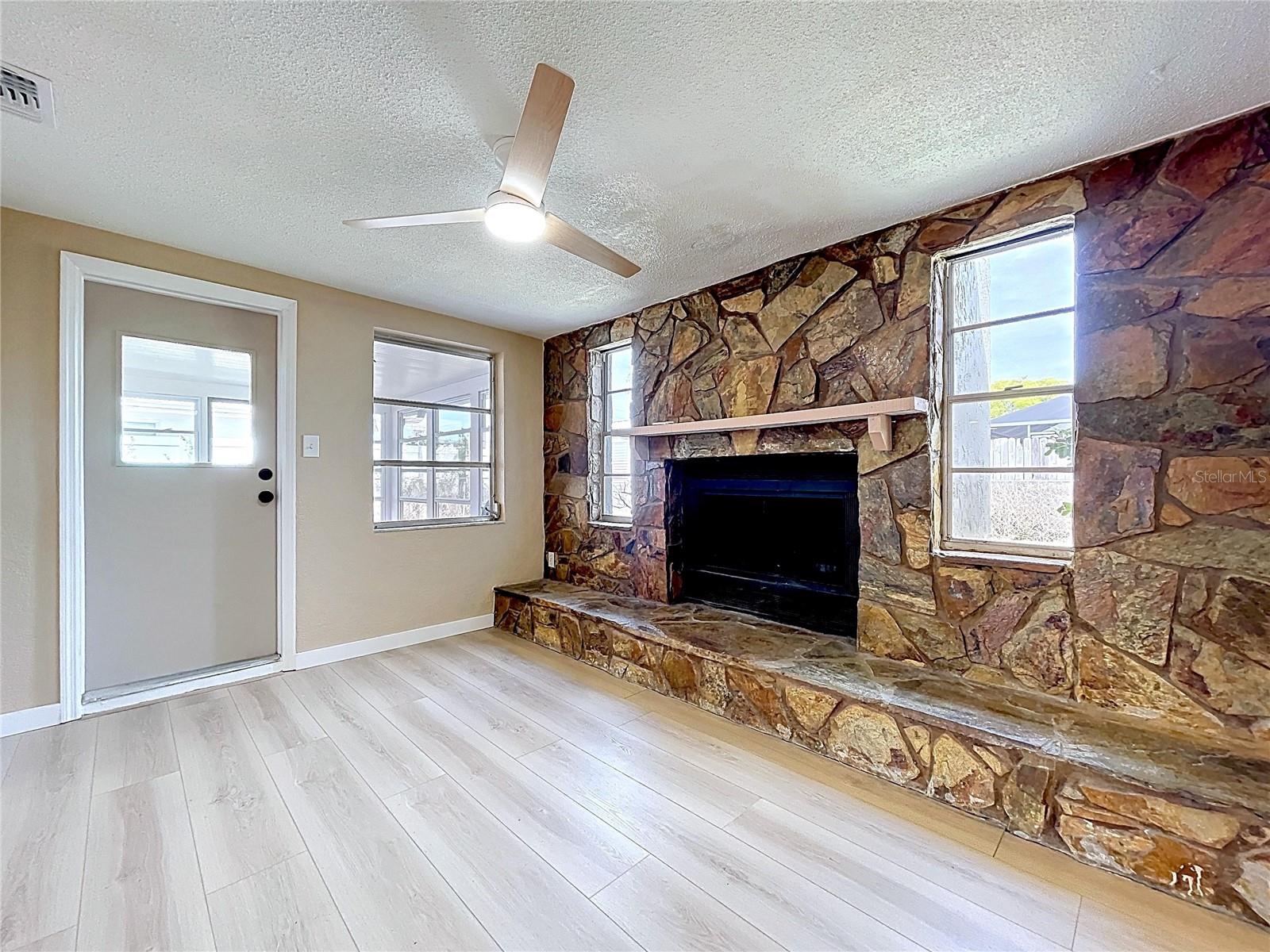 Image 25 of 44 For 3421 Supreme Drive