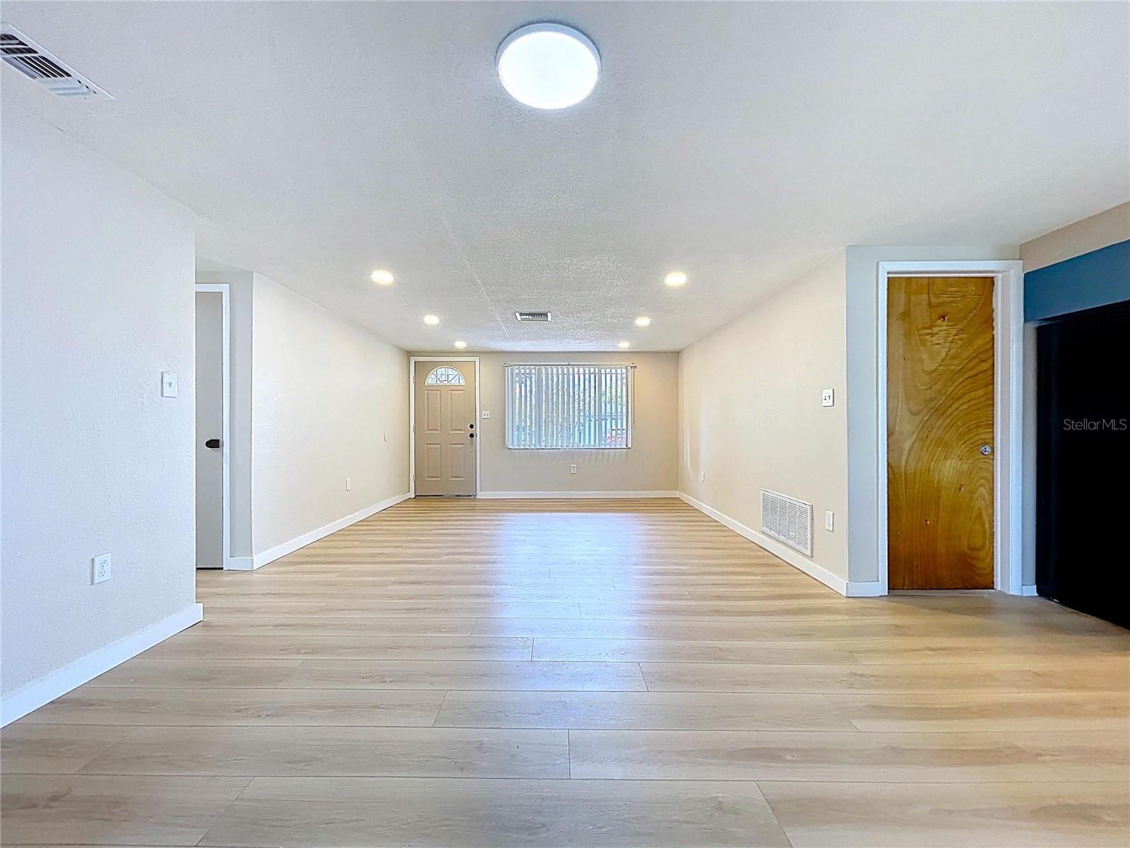 Image 8 of 44 For 3421 Supreme Drive