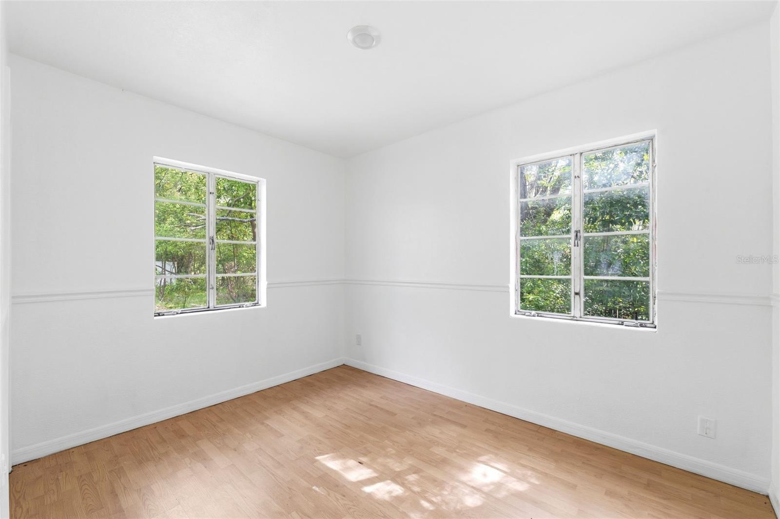 Image 11 of 49 For 27 Croom Road