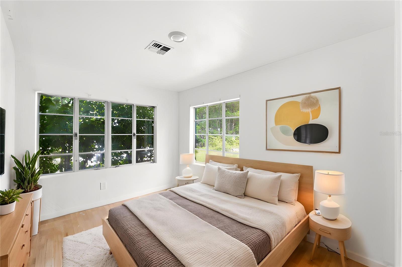 Image 15 of 49 For 27 Croom Road