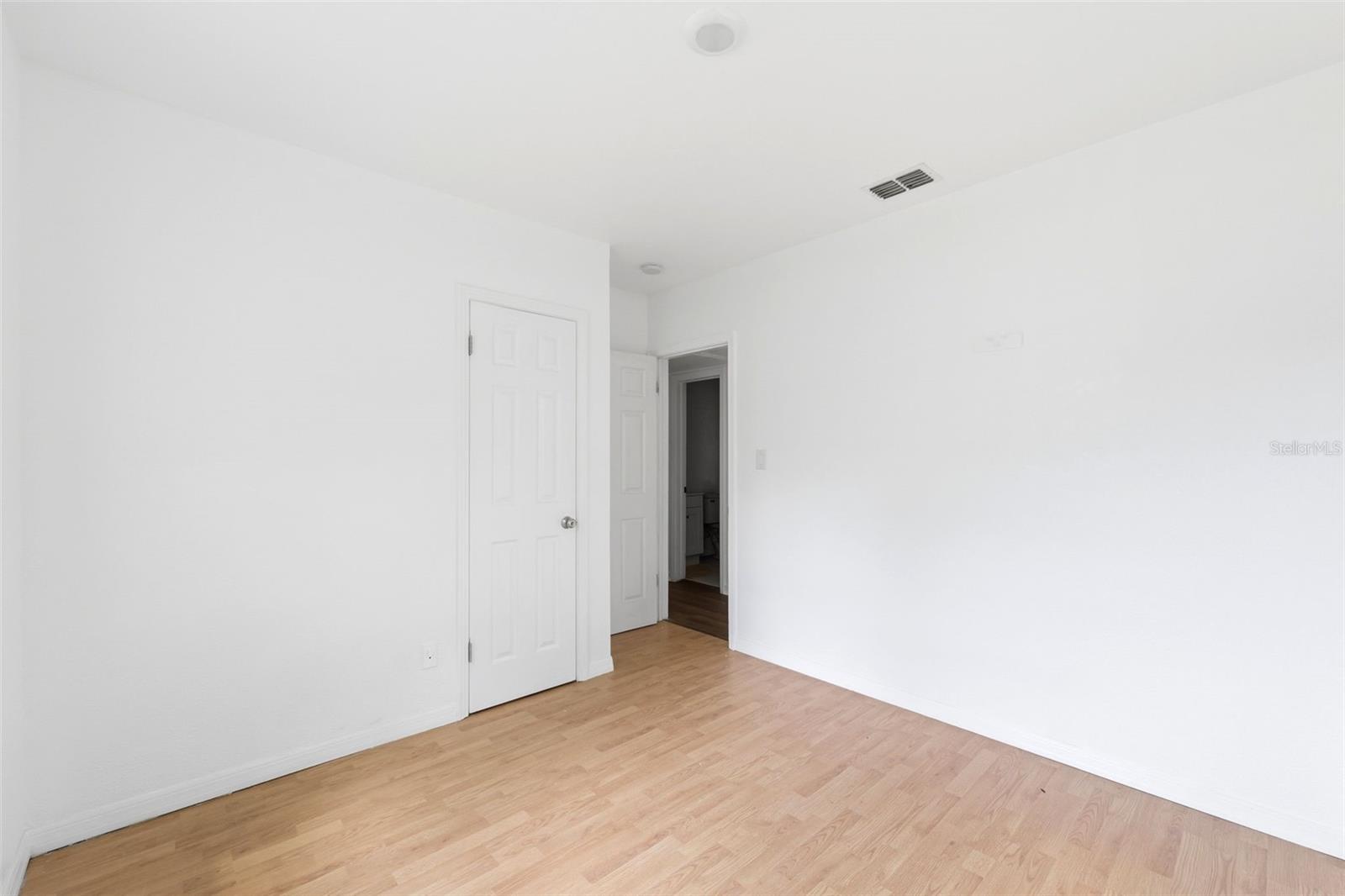 Image 16 of 49 For 27 Croom Road