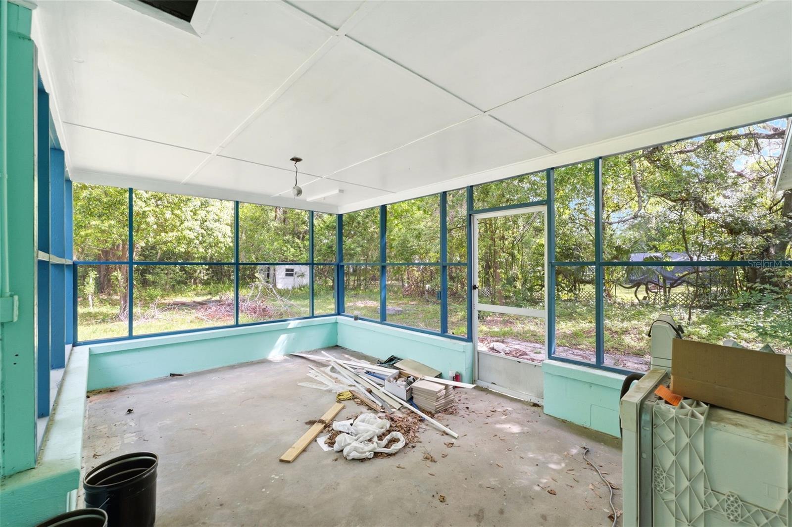 Image 18 of 49 For 27 Croom Road