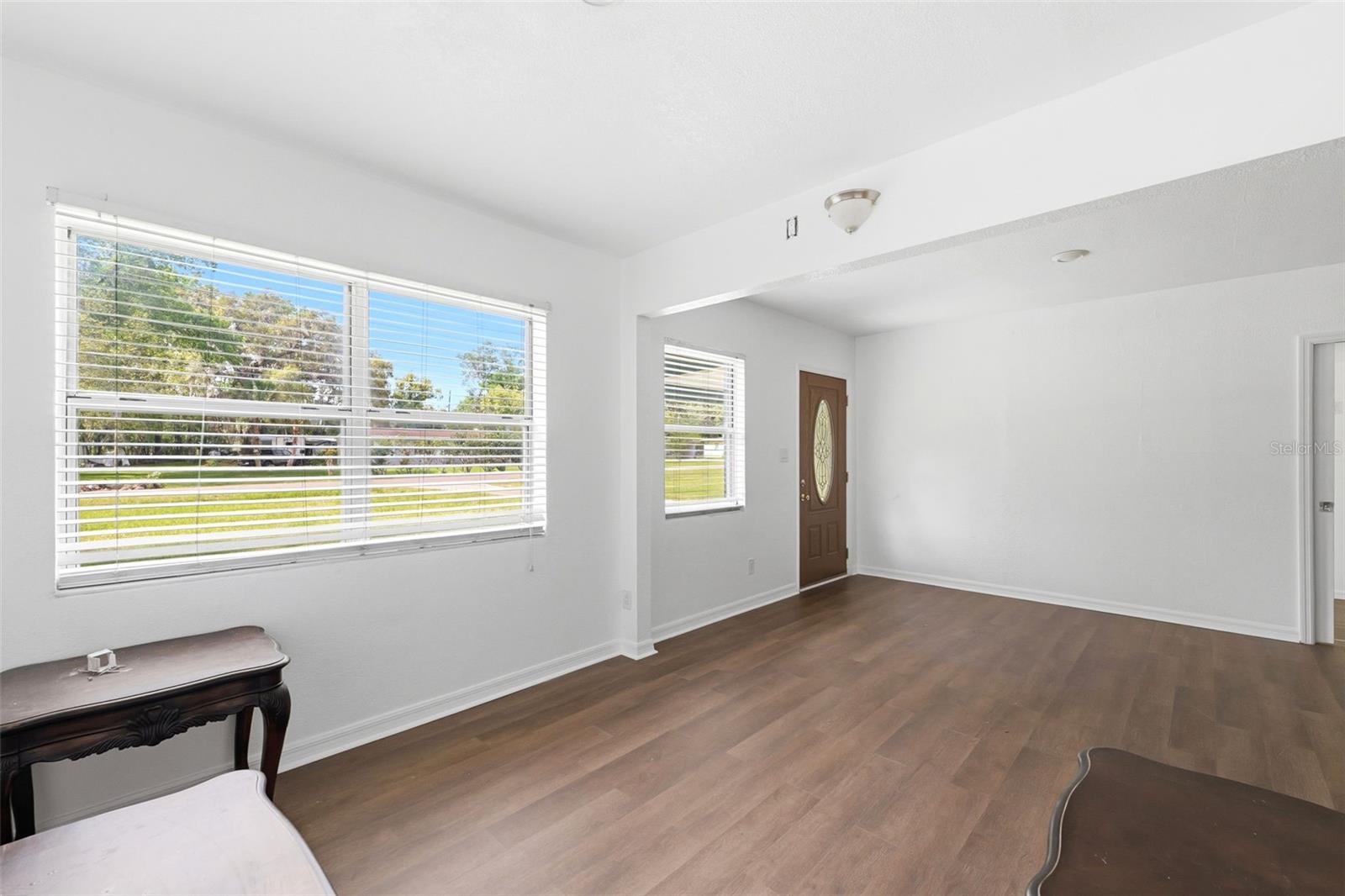 Image 33 of 49 For 27 Croom Road