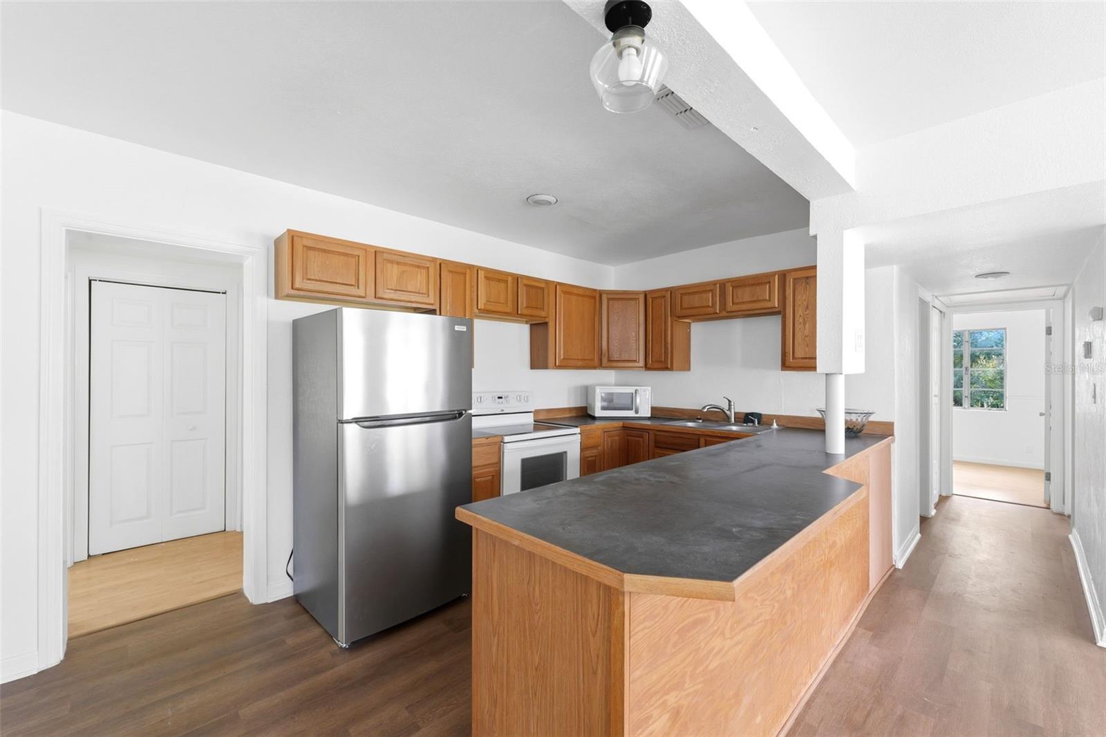 Image 34 of 49 For 27 Croom Road