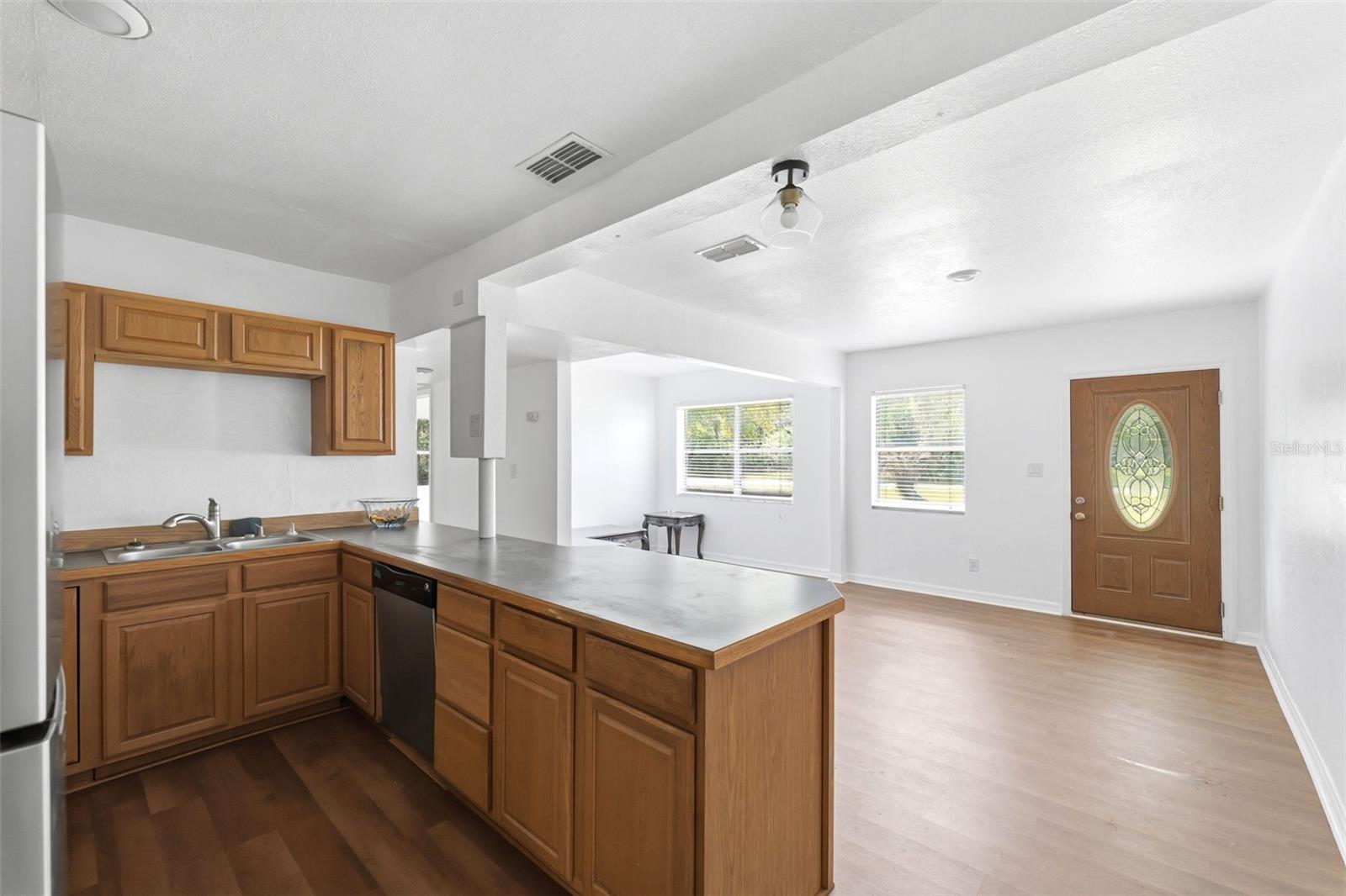 Image 5 of 49 For 27 Croom Road