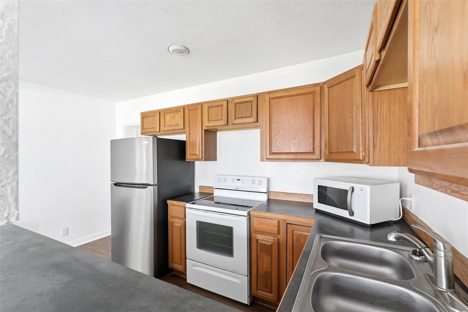 Image 7 of 49 For 27 Croom Road