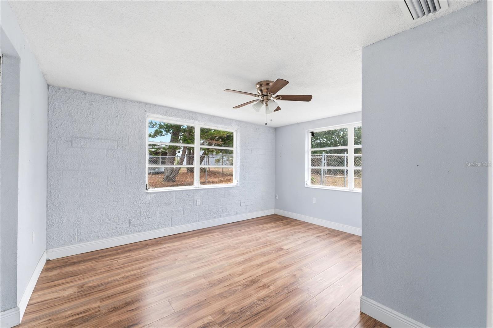 Image 17 of 38 For 9720 Rainbow Lane