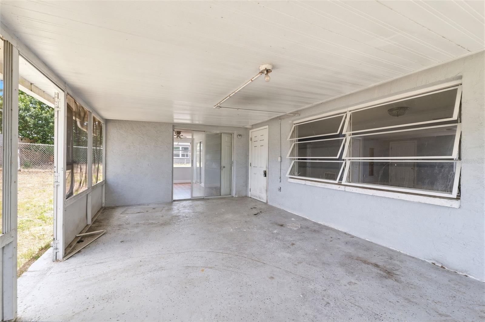 Image 26 of 38 For 9720 Rainbow Lane