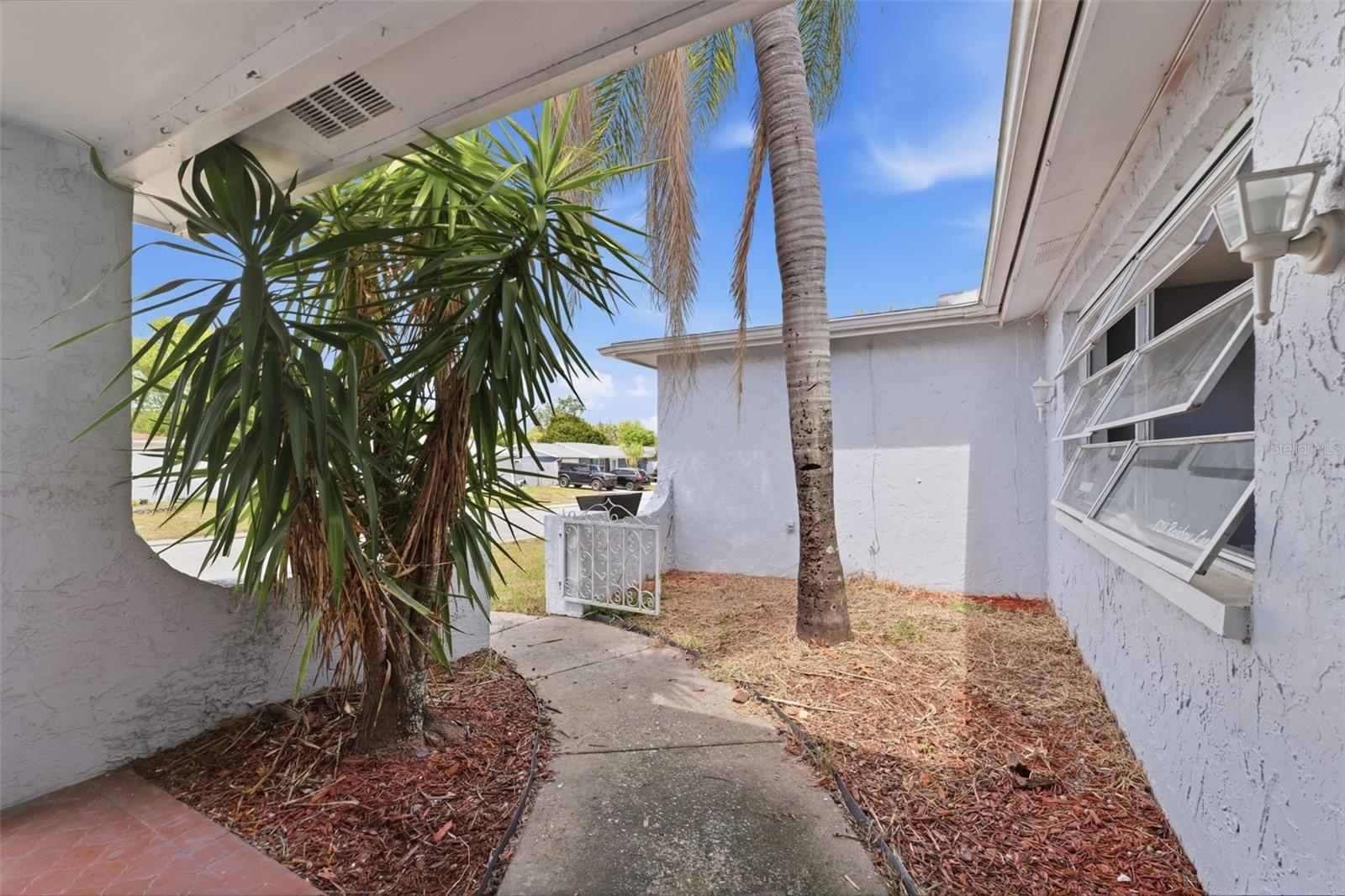 Image 3 of 38 For 9720 Rainbow Lane