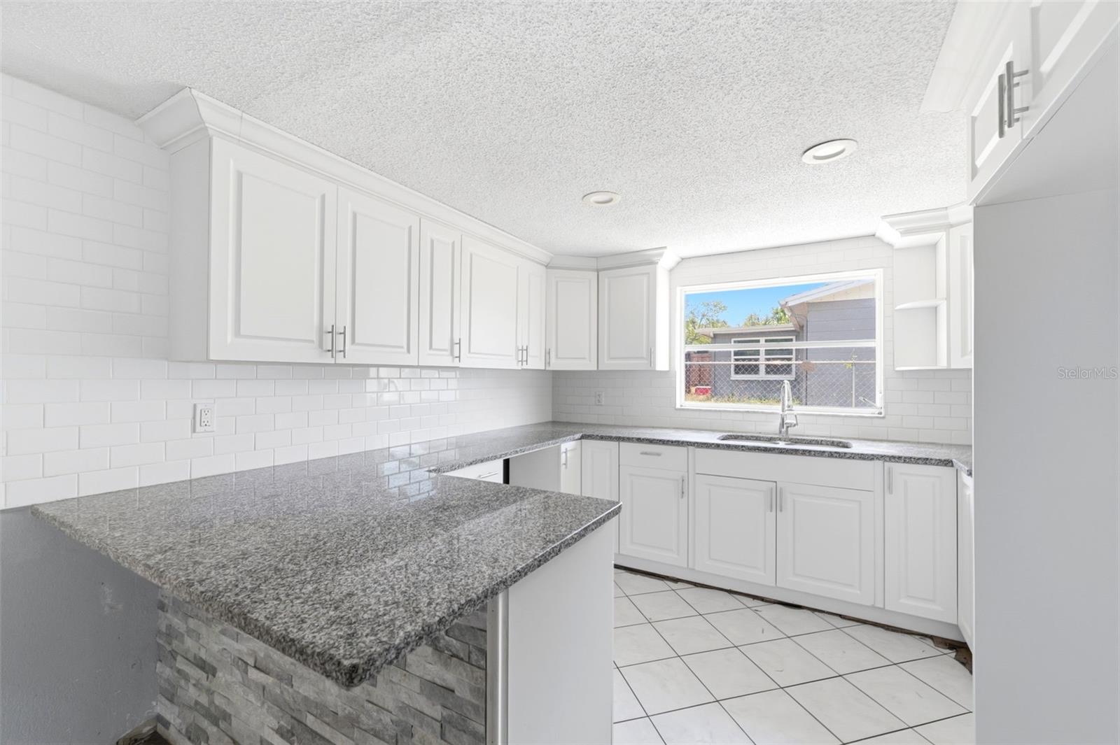 Image 7 of 38 For 9720 Rainbow Lane