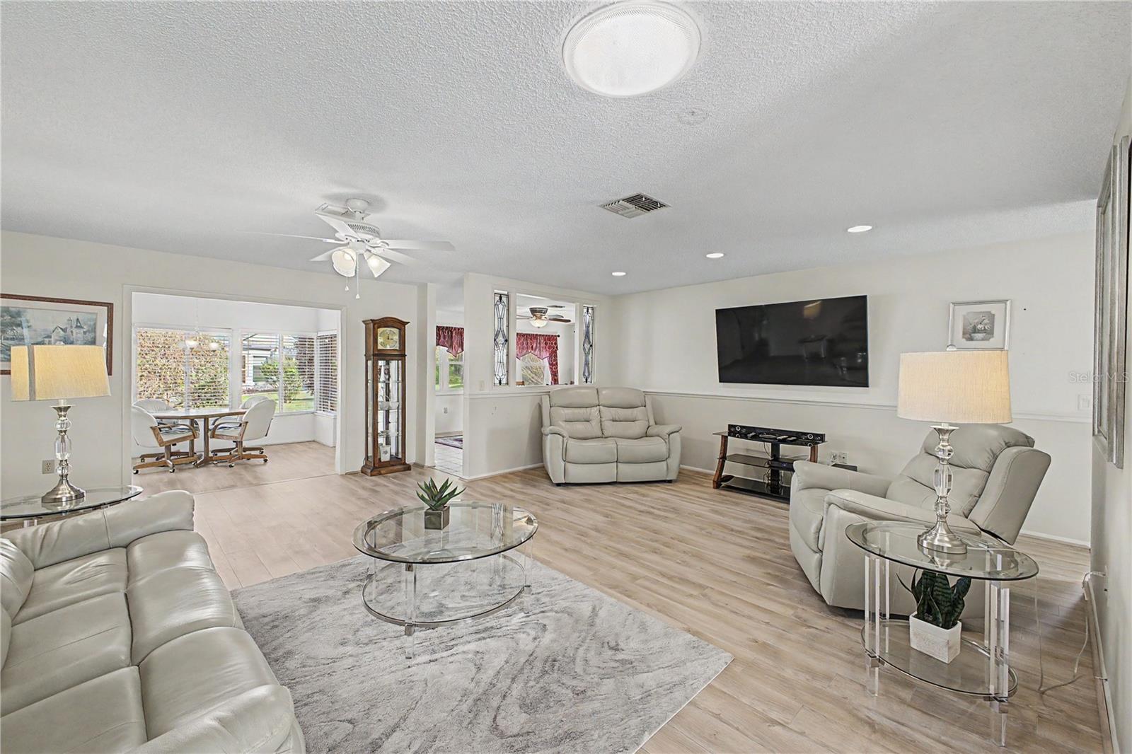 Image 10 of 54 For 6347 Darien Way