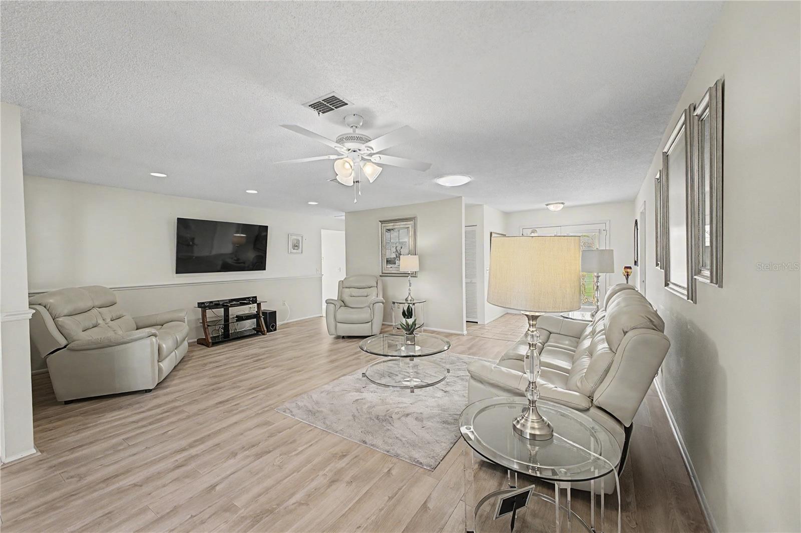 Image 12 of 54 For 6347 Darien Way