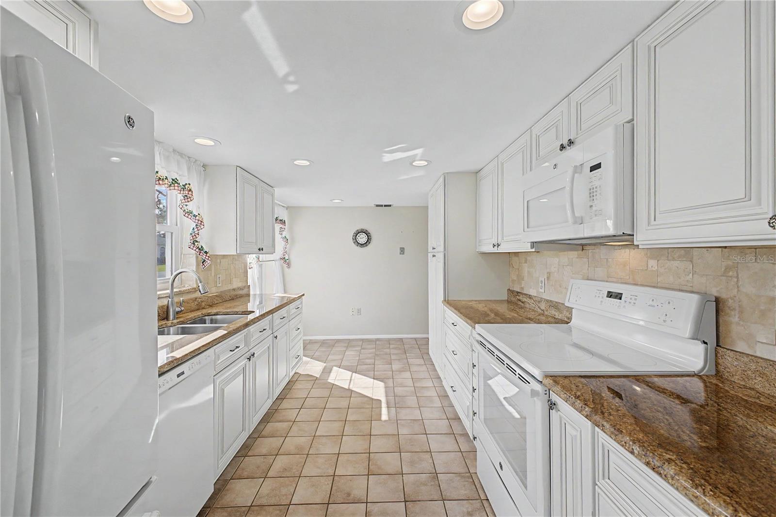 Image 17 of 54 For 6347 Darien Way