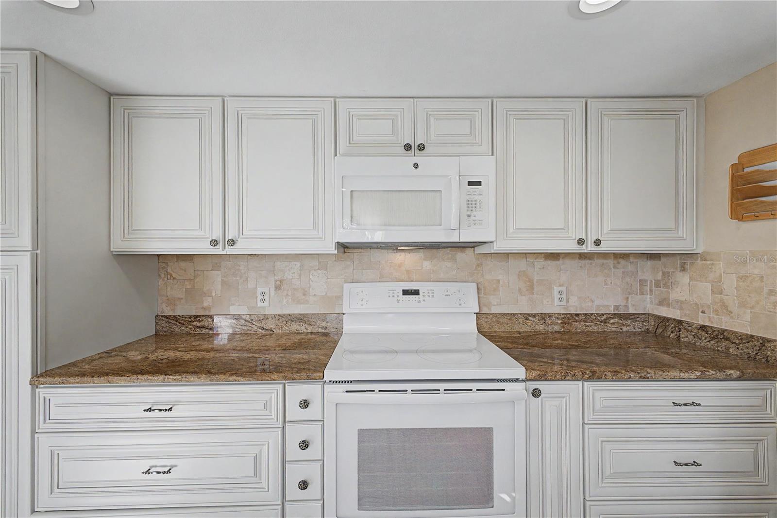 Image 18 of 54 For 6347 Darien Way