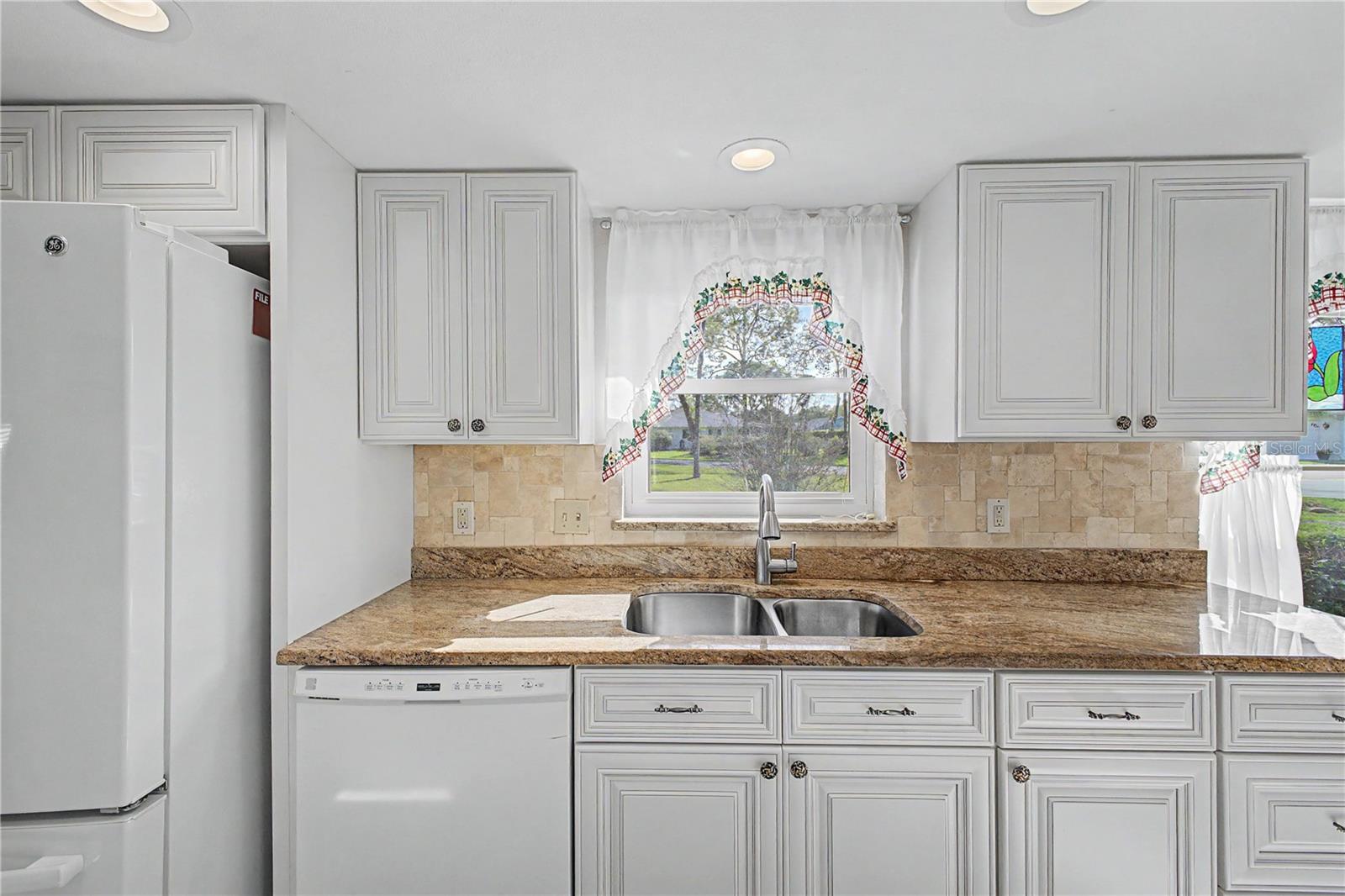 Image 19 of 54 For 6347 Darien Way