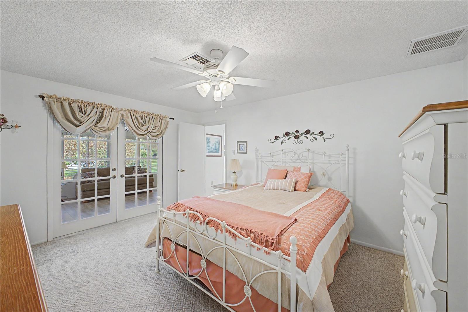 Image 22 of 54 For 6347 Darien Way