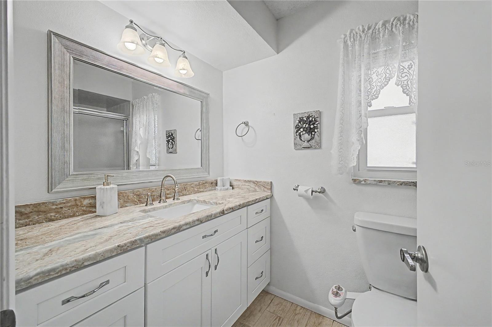 Image 25 of 54 For 6347 Darien Way