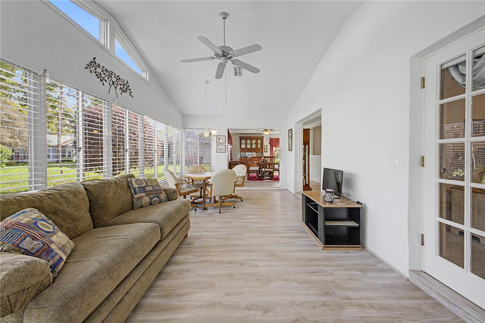 Image 33 of 54 For 6347 Darien Way