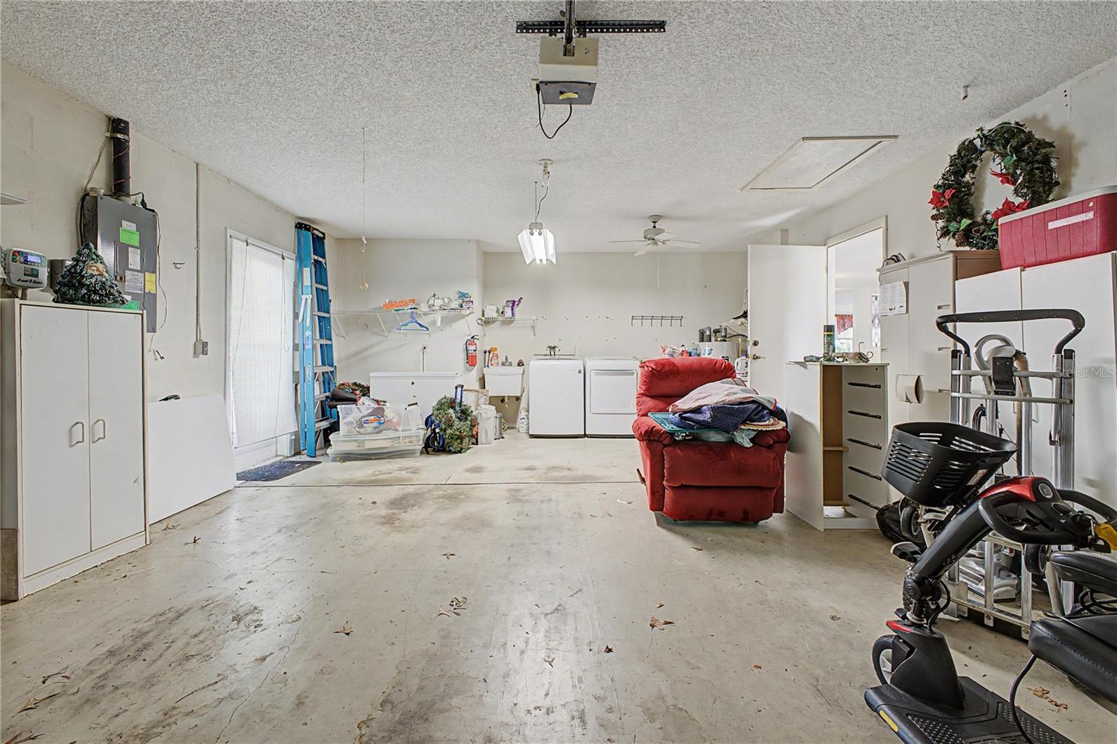 Image 41 of 54 For 6347 Darien Way