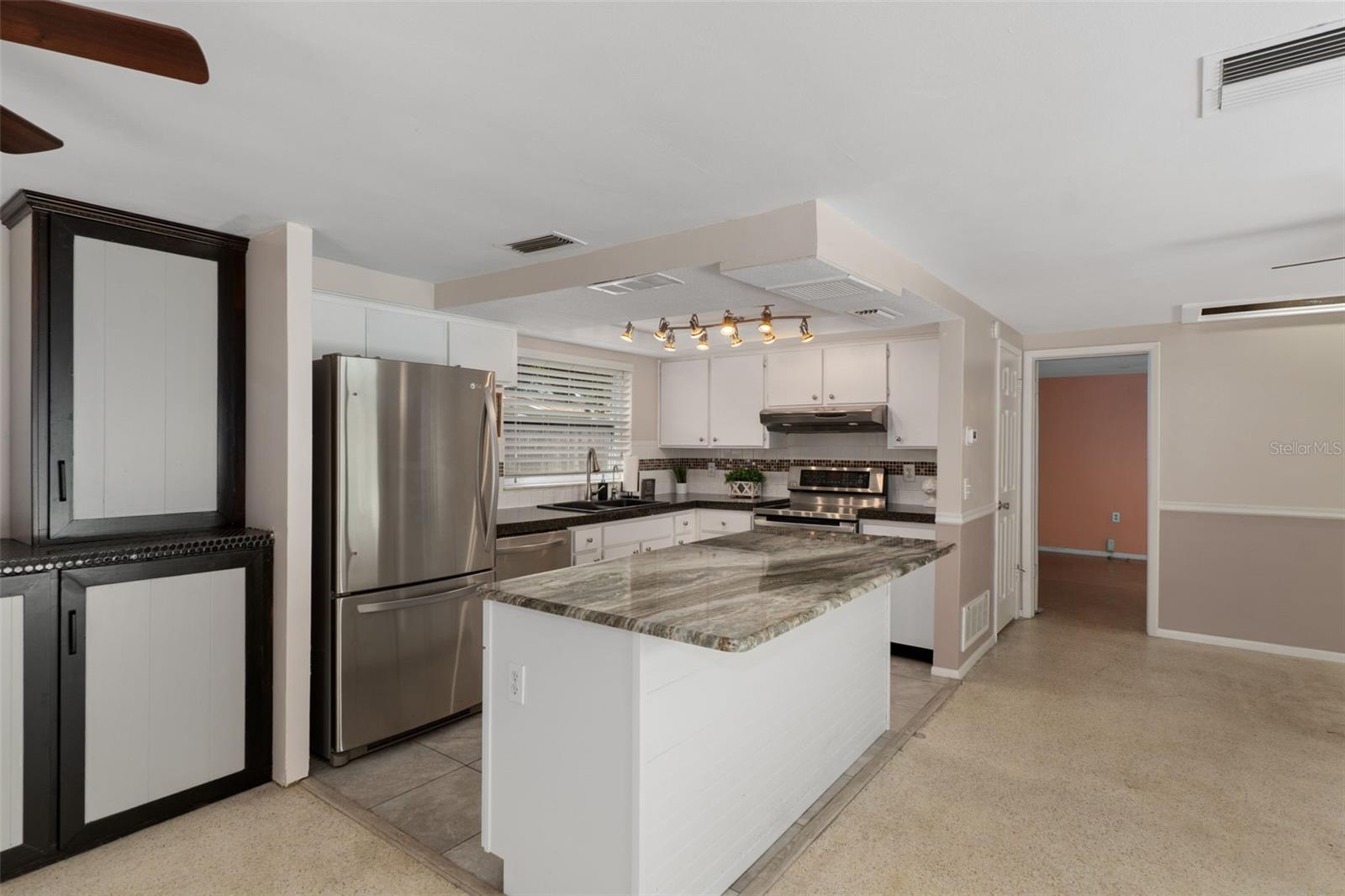 Image 24 of 66 For 3345 Blue Bird Drive