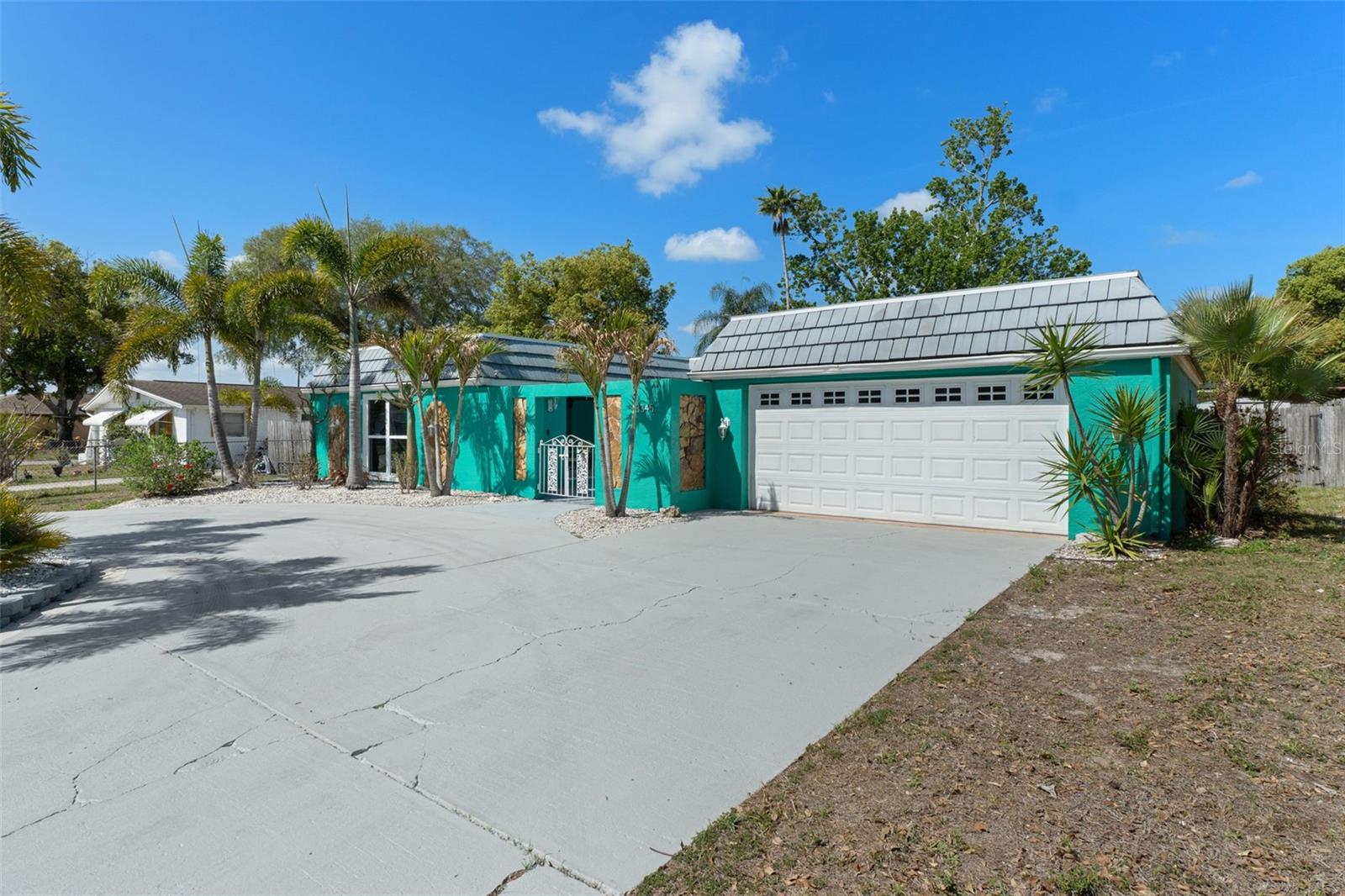 Image 3 of 66 For 3345 Blue Bird Drive