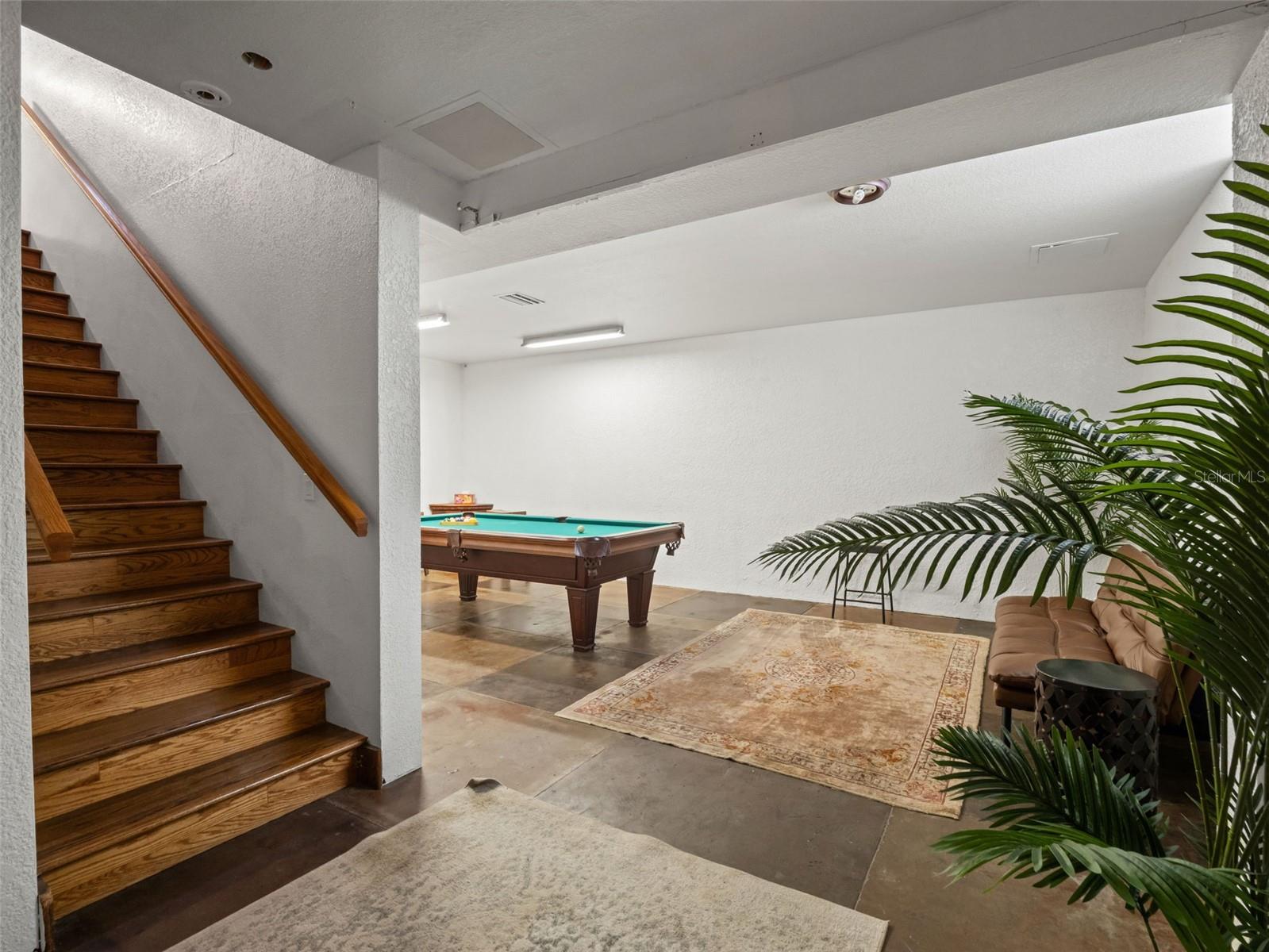 Listing photo id 14 for 22250 Hayman Road