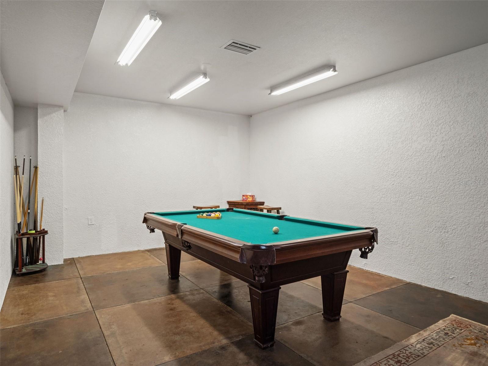 Listing photo id 15 for 22250 Hayman Road