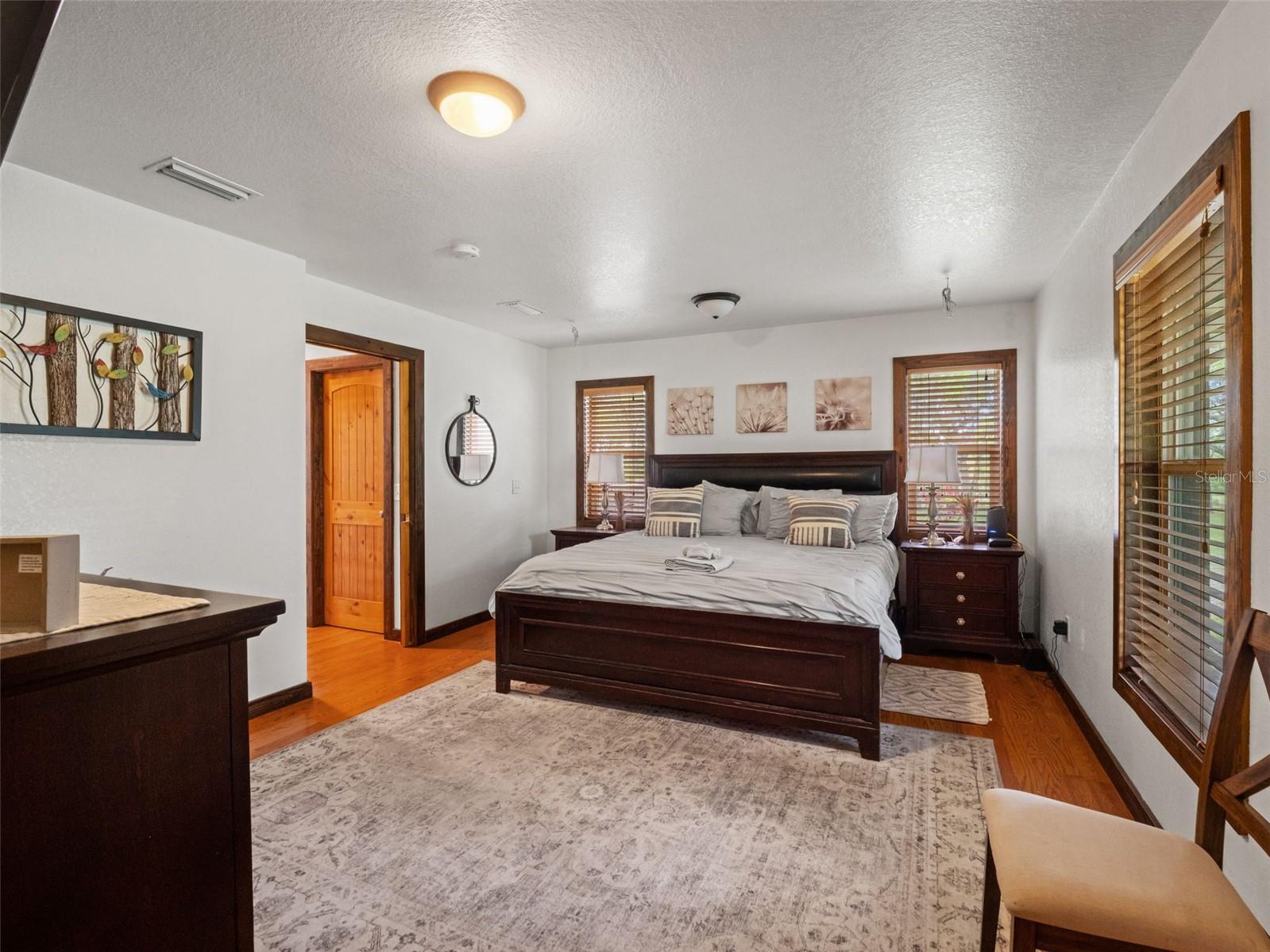 Listing photo id 19 for 22250 Hayman Road