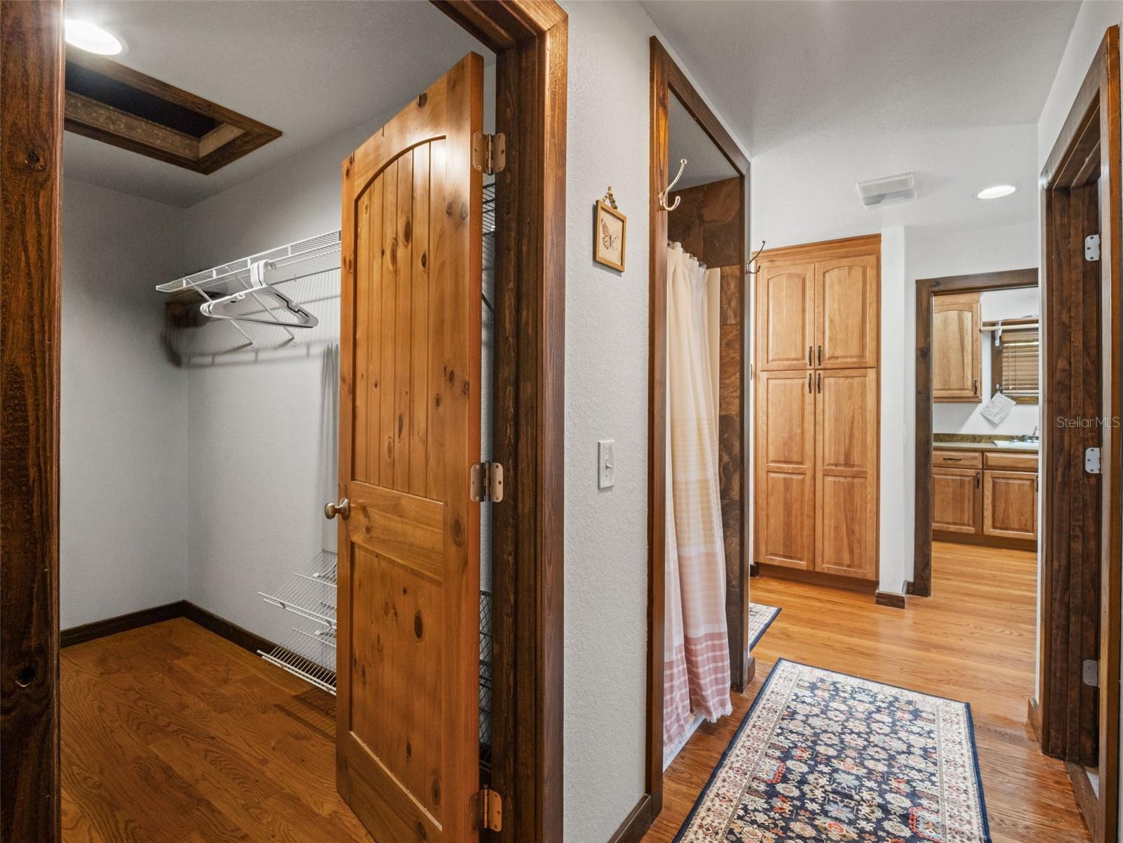 Listing photo id 20 for 22250 Hayman Road