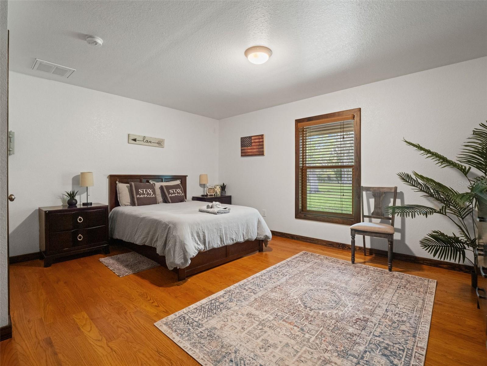 Listing photo id 23 for 22250 Hayman Road