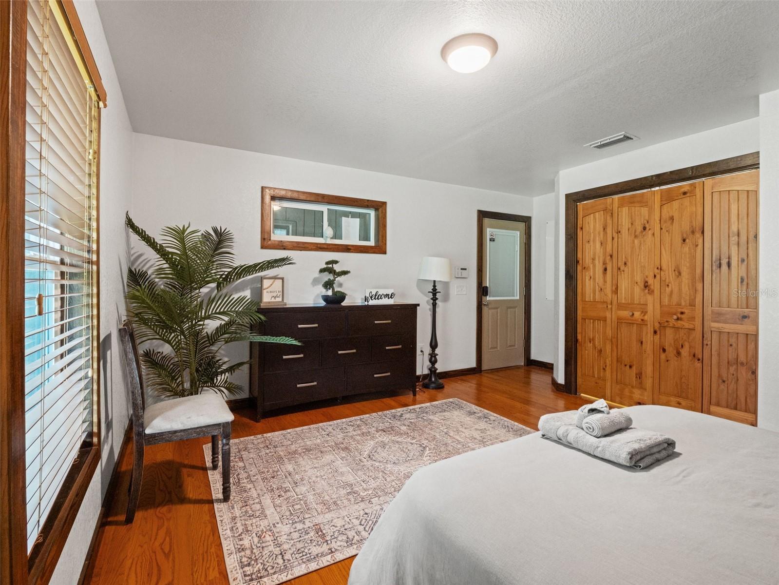 Listing photo id 24 for 22250 Hayman Road