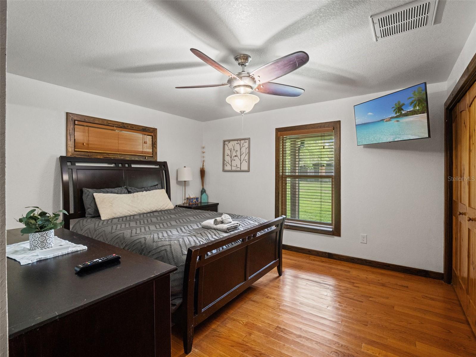 Listing photo id 27 for 22250 Hayman Road