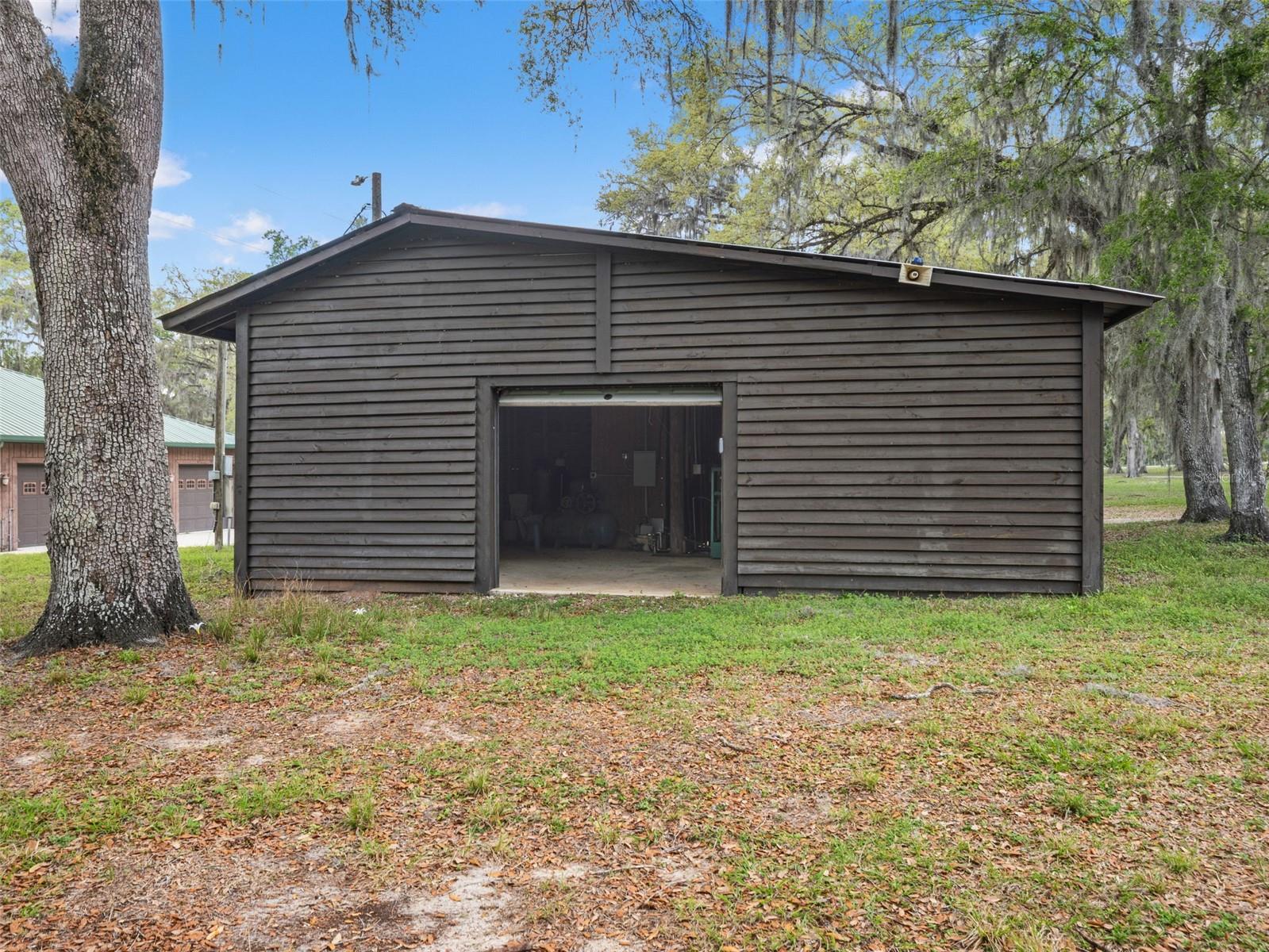 Listing photo id 1 for 22250 Hayman Road