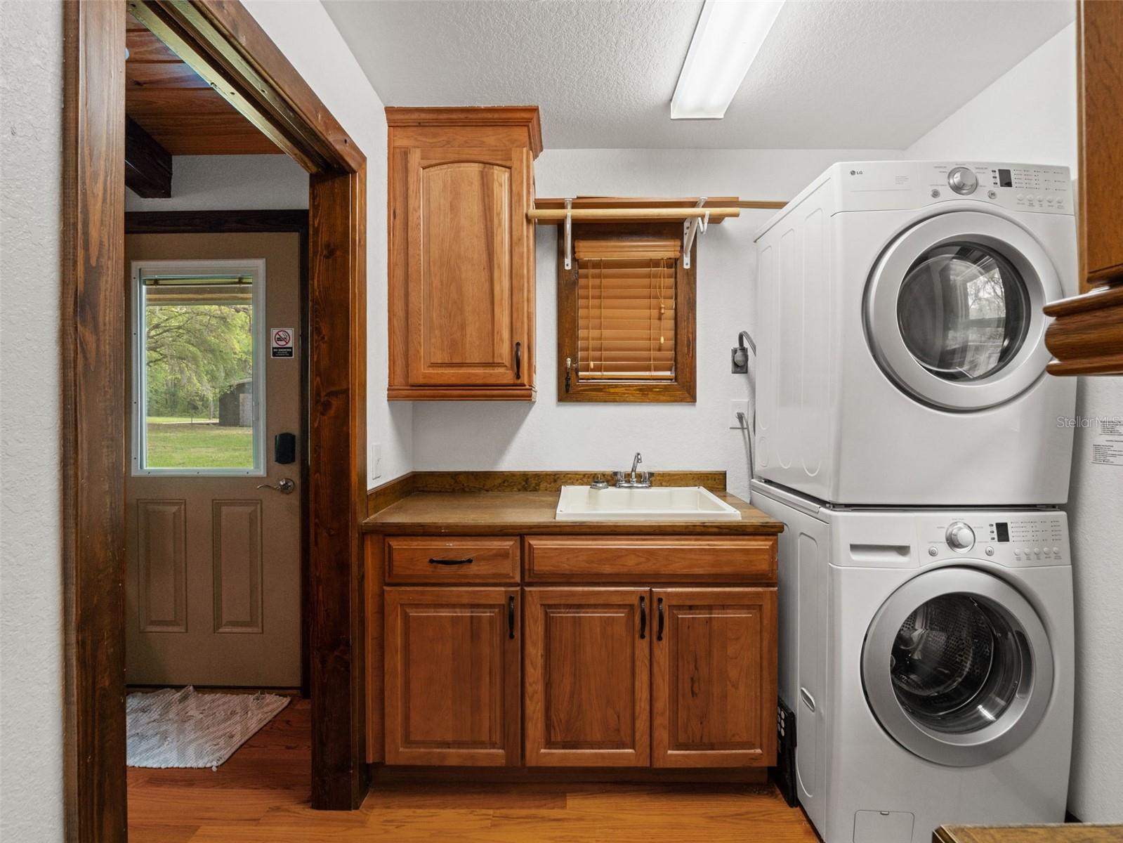 Listing photo id 28 for 22250 Hayman Road