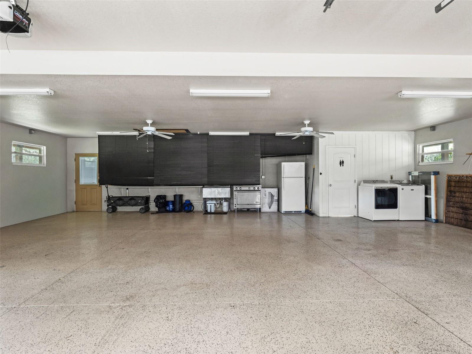 Listing photo id 31 for 22250 Hayman Road