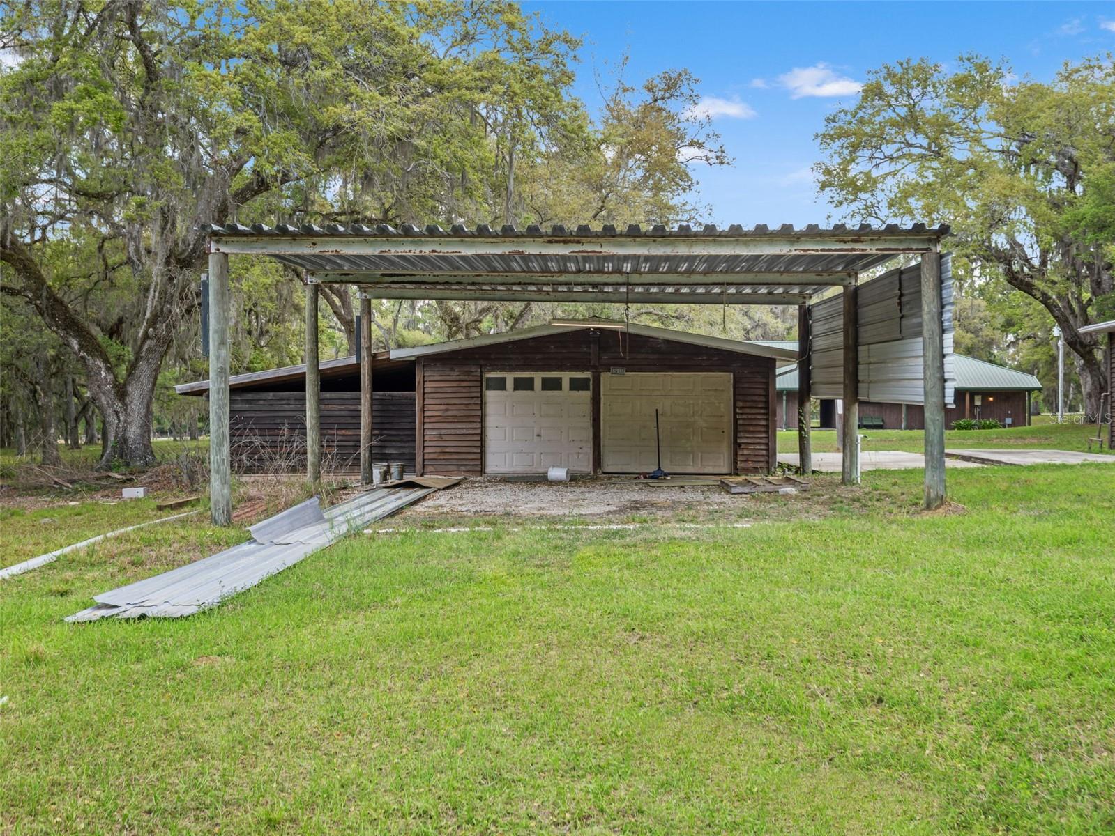 Listing photo id 4 for 22250 Hayman Road