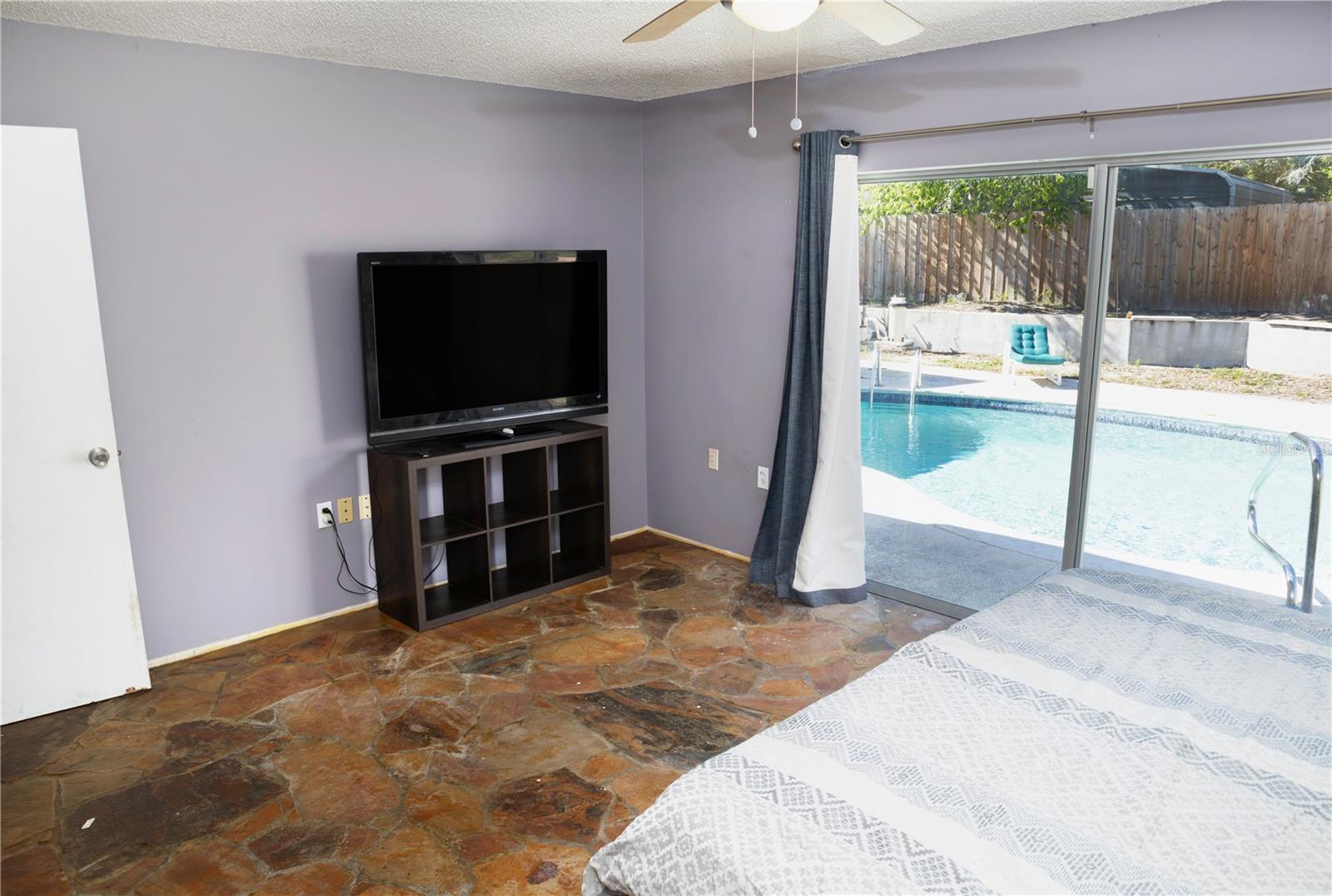 Image 13 of 45 For 9939 Woodridge Court