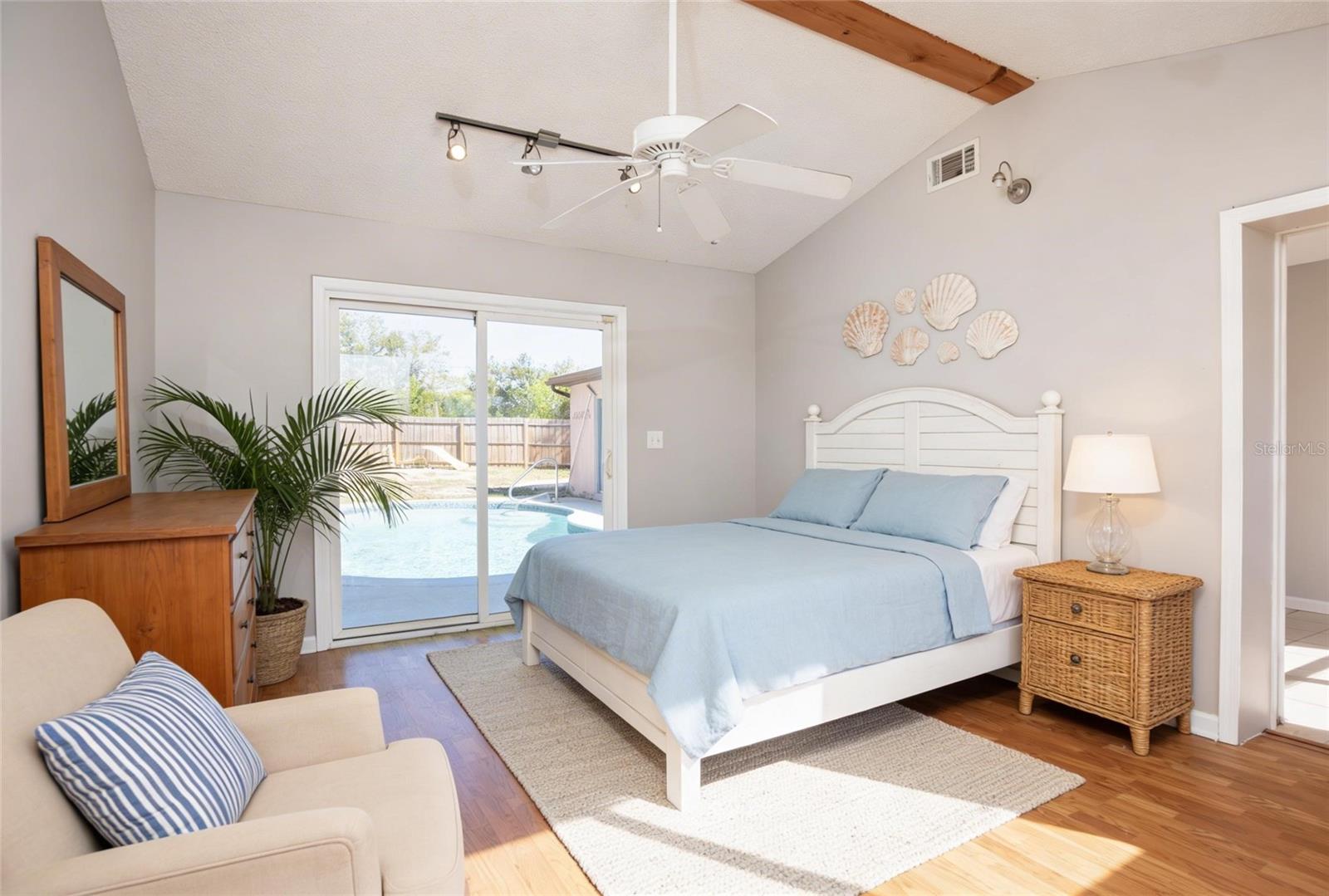 Image 14 of 45 For 9939 Woodridge Court