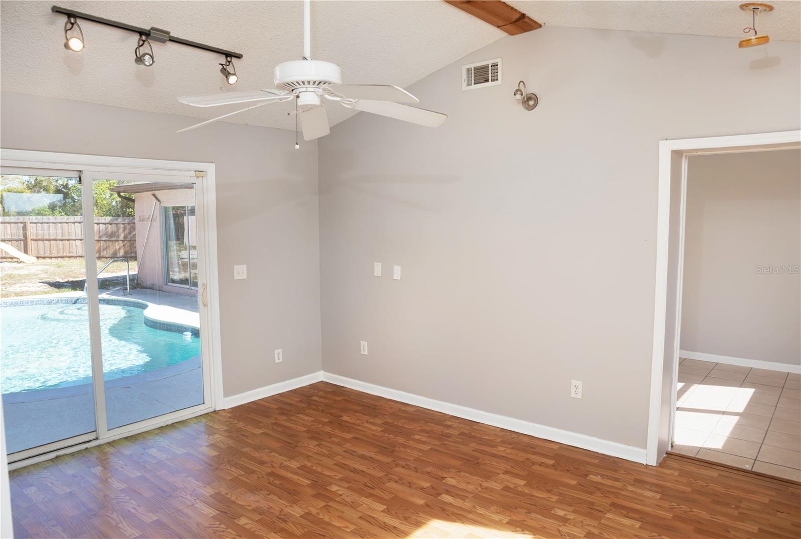 Image 15 of 45 For 9939 Woodridge Court