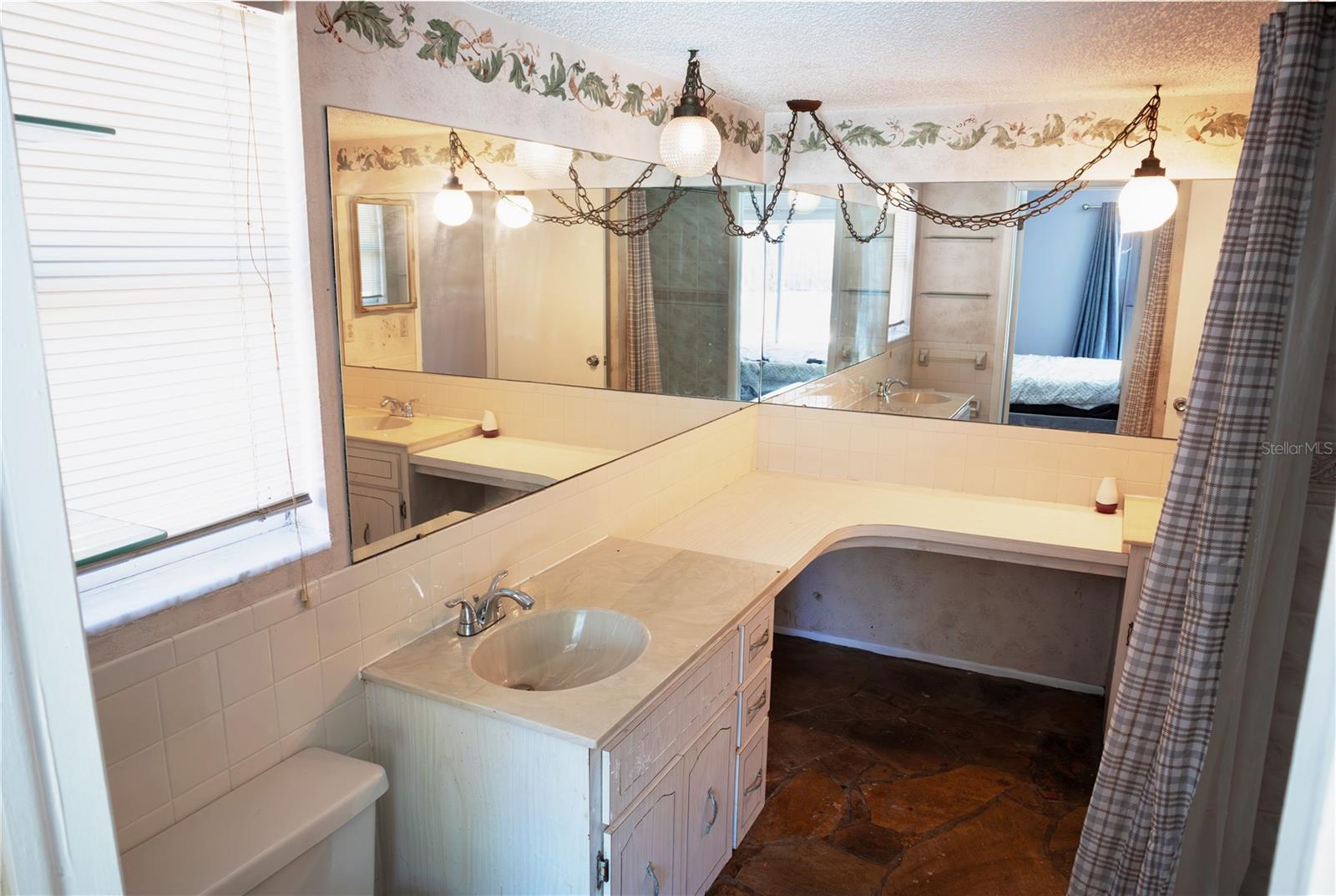 Image 24 of 45 For 9939 Woodridge Court