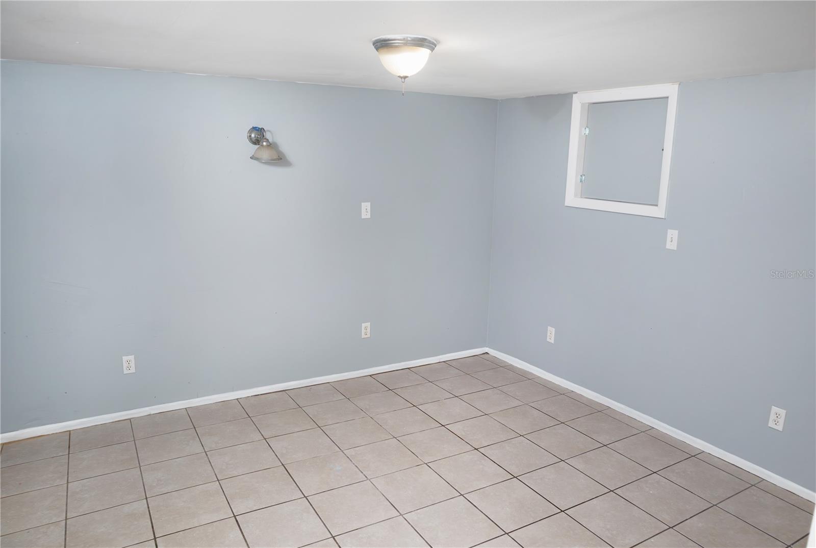 Image 28 of 45 For 9939 Woodridge Court