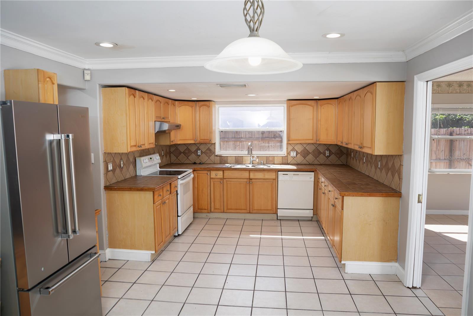 Image 7 of 45 For 9939 Woodridge Court