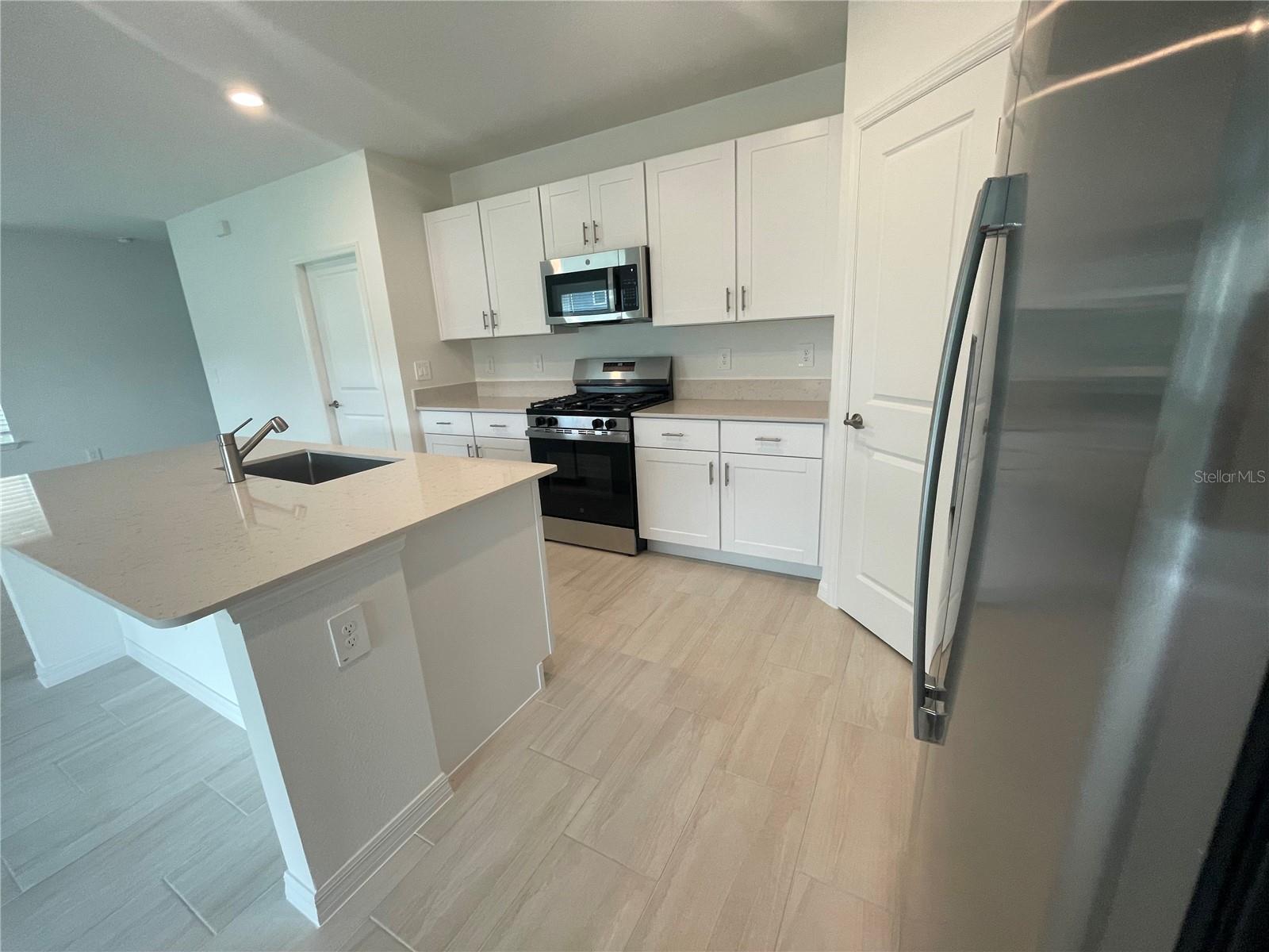 Image 18 of 48 For 9645 Carabiner Way