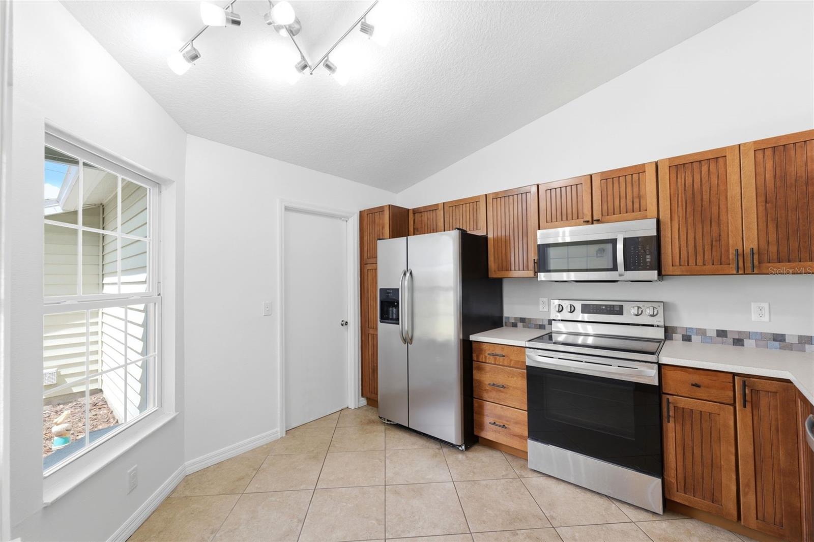 Image 11 of 55 For 11224 Holbrook Street