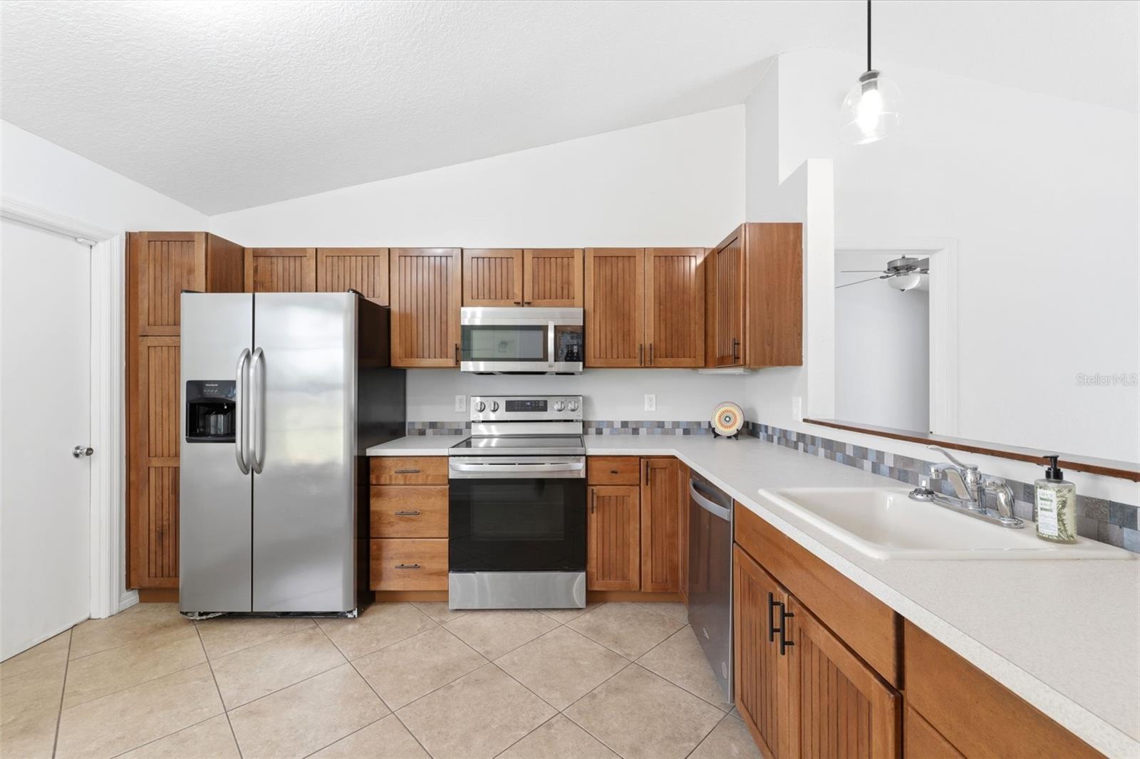 Image 12 of 55 For 11224 Holbrook Street