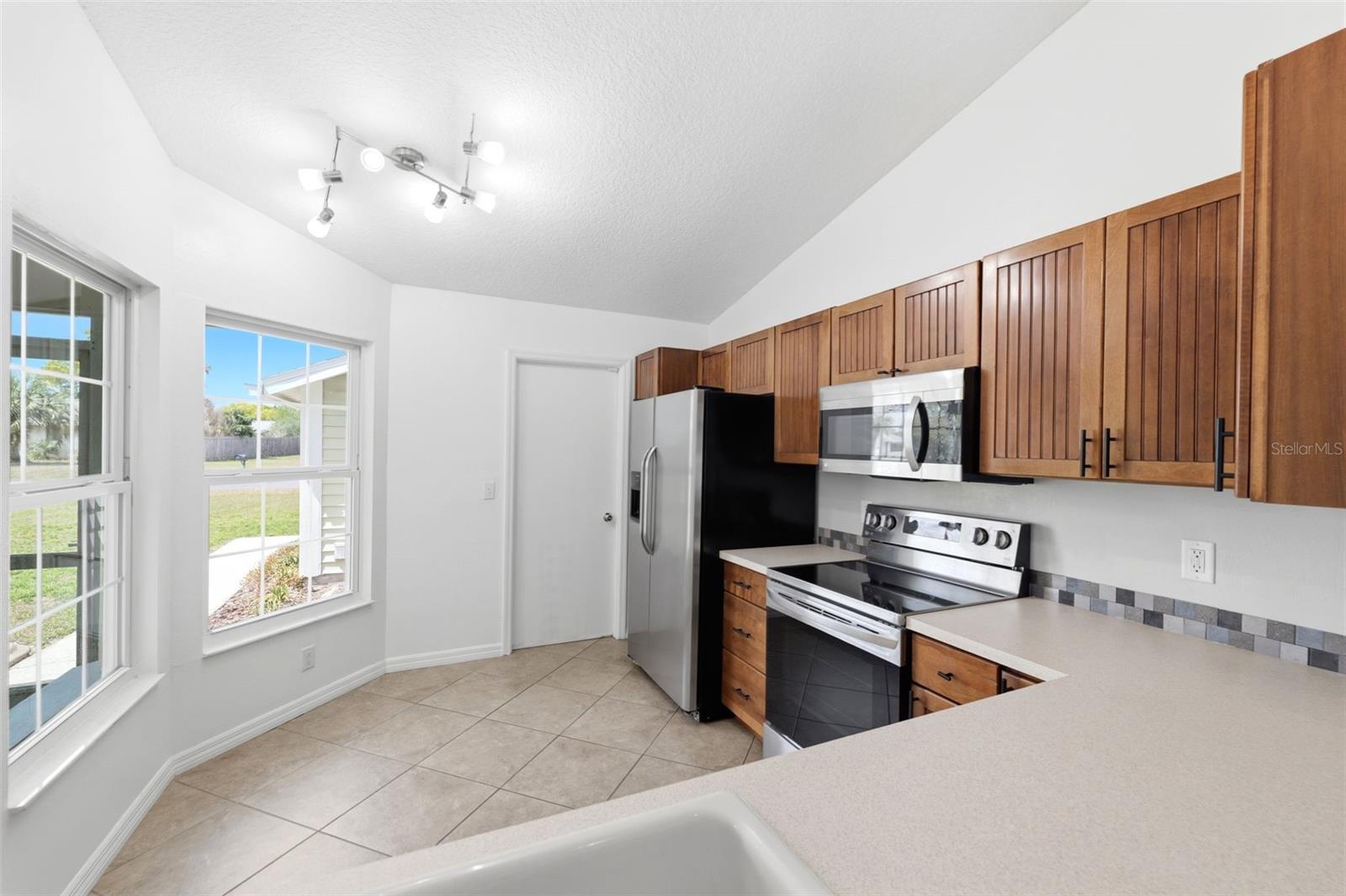 Image 16 of 55 For 11224 Holbrook Street