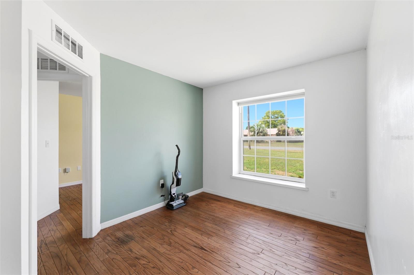 Image 17 of 55 For 11224 Holbrook Street