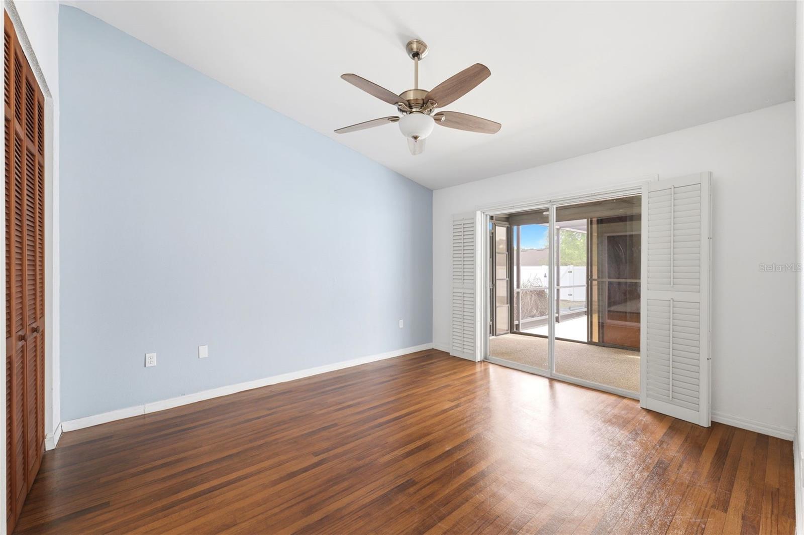 Image 19 of 55 For 11224 Holbrook Street